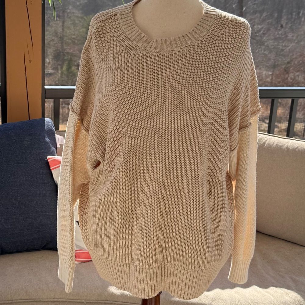 AMERICAN EAGLE TWO TONED SWEATER "NWT" SIZE LARGE